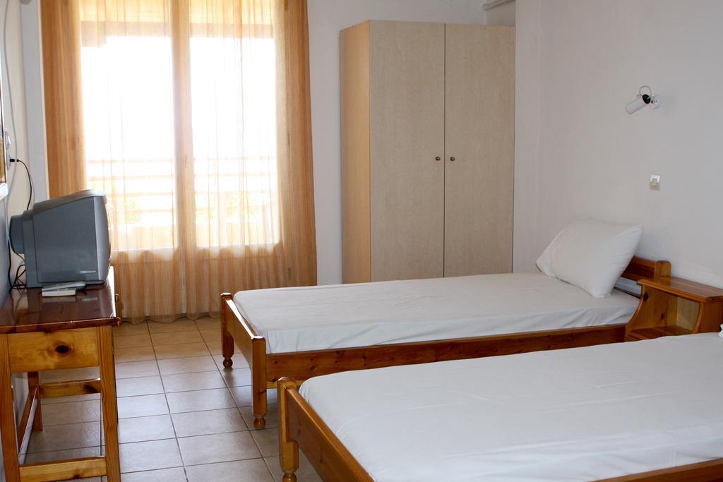 Ostria Hotel Patitírion Quarto foto
