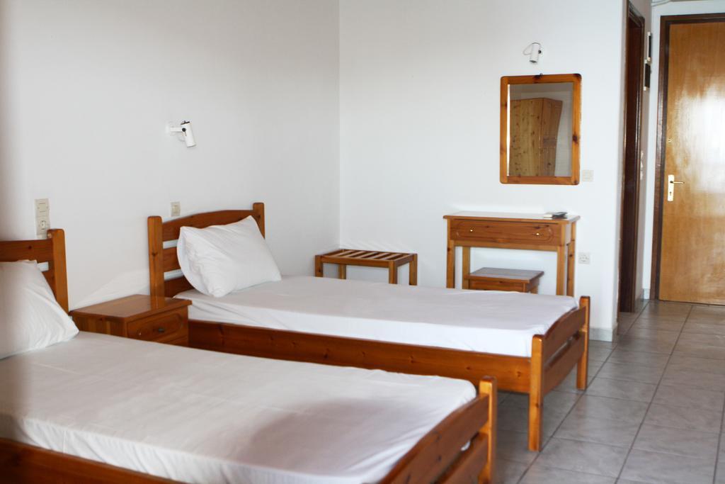 Ostria Hotel Patitírion Quarto foto